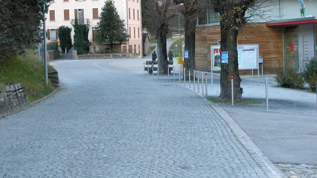 Strasse nach der Instandstellung  