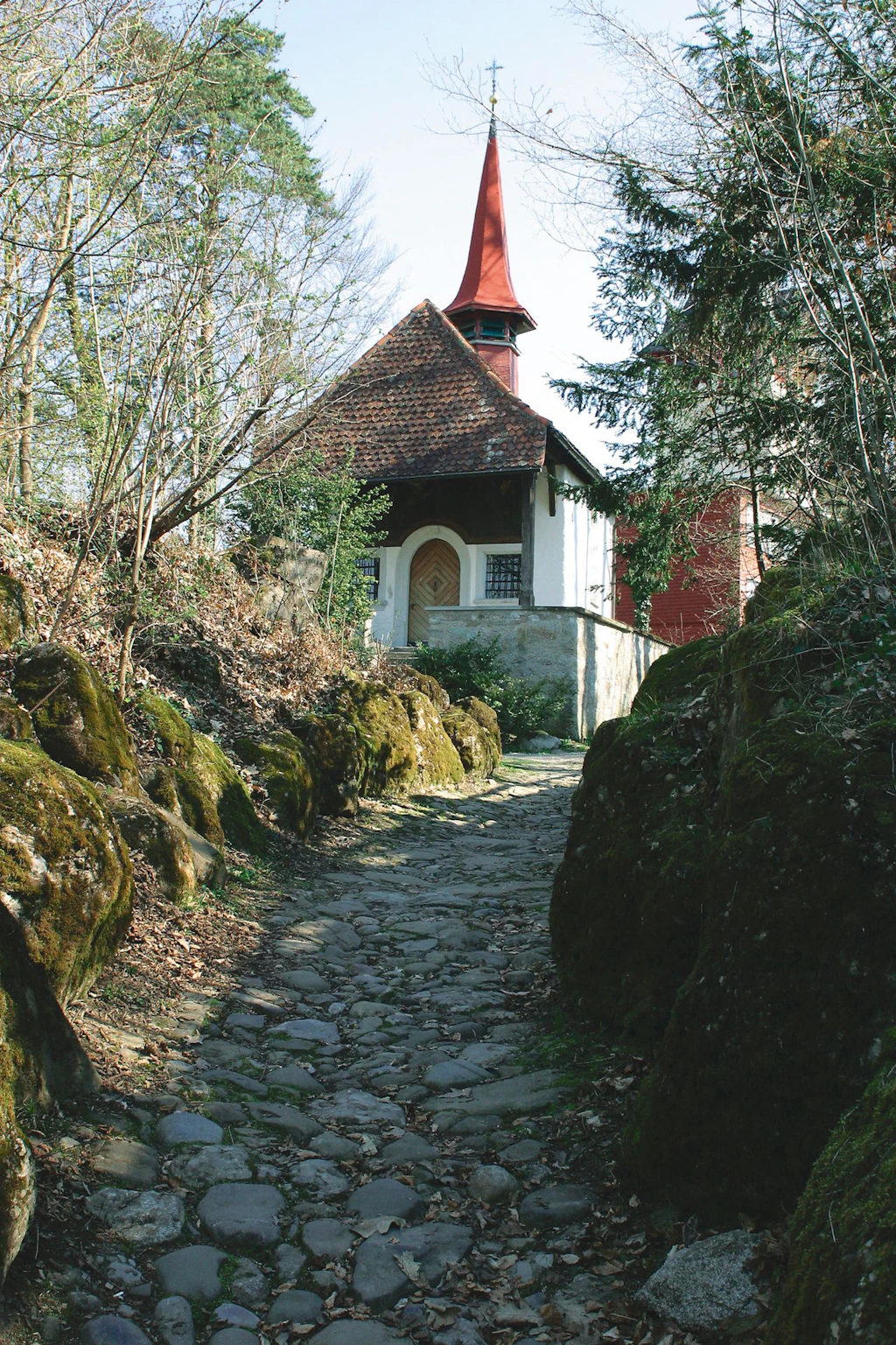 Hohle Gasse bei der Kapelle